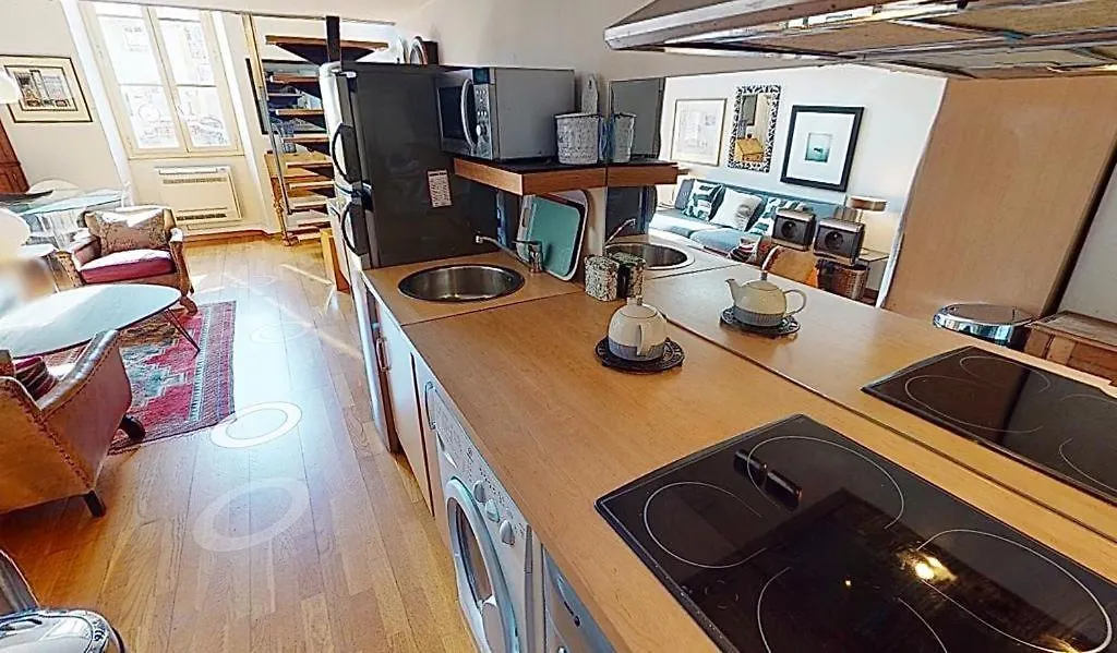 Spacious 3 Bed Apartment In The Heart Of Nice 0*,